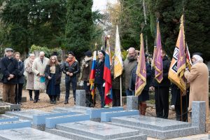 Panikhida solennelle en mémoire des soldats et officiers des Armées Blanches, organisée par l'Union des Descendants des Gallipoliens, concélébrée par Mgr Michel de Genève et Mgr Nestor de Chersonèse, le samedi 24 novembre 2018 à 15 heures au Cimetière Russe de Sainte-Geneviève-des-Bois.