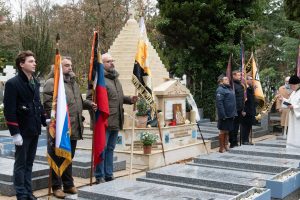 Panikhida solennelle en mémoire des soldats et officiers des Armées Blanches, organisée par l'Union des Descendants des Gallipoliens, concélébrée par Mgr Michel de Genève et Mgr Nestor de Chersonèse, le samedi 24 novembre 2018 à 15 heures au Cimetière Russe de Sainte-Geneviève-des-Bois.