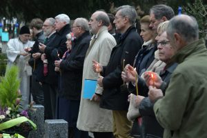 Panikhida solennelle en mémoire des soldats et officiers des Armées Blanches, organisée par l'Union des Descendants des Gallipoliens, concélébrée par Mgr Michel de Genève et Mgr Nestor de Chersonèse, le samedi 24 novembre 2018 à 15 heures au Cimetière Russe de Sainte-Geneviève-des-Bois.