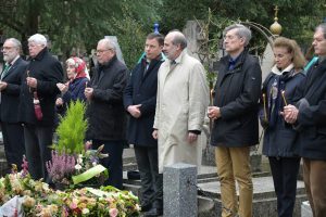 Panikhida solennelle en mémoire des soldats et officiers des Armées Blanches, organisée par l'Union des Descendants des Gallipoliens, concélébrée par Mgr Michel de Genève et Mgr Nestor de Chersonèse, le samedi 24 novembre 2018 à 15 heures au Cimetière Russe de Sainte-Geneviève-des-Bois.
