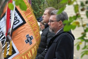 Panikhida solennelle en mémoire des soldats et officiers des Armées Blanches, organisée par l'Union des Descendants des Gallipoliens, concélébrée par Mgr Michel de Genève et Mgr Nestor de Chersonèse, le samedi 24 novembre 2018 à 15 heures au Cimetière Russe de Sainte-Geneviève-des-Bois.
