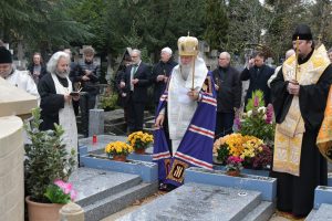 Panikhida solennelle en mémoire des soldats et officiers des Armées Blanches, organisée par l'Union des Descendants des Gallipoliens, concélébrée par Mgr Michel de Genève et Mgr Nestor de Chersonèse, le samedi 24 novembre 2018 à 15 heures au Cimetière Russe de Sainte-Geneviève-des-Bois.