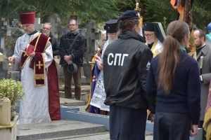 Panikhida solennelle en mémoire des soldats et officiers des Anrées Blanches en exil à Gallipoli, le samedi 25 novembre 2017 au Cimetière Russe de Sainte-Geneviève-des-Bois.