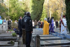 Panikhida solennelle en mémoire des soldats et officiers des Anrées Blanches en exil à Gallipoli, le samedi 25 novembre 2017 au Cimetière Russe de Sainte-Geneviève-des-Bois.