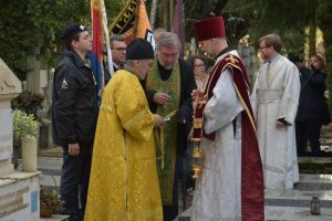 Panikhida solennelle en mémoire des soldats et officiers des Anrées Blanches en exil à Gallipoli, le samedi 25 novembre 2017 au Cimetière Russe de Sainte-Geneviève-des-Bois.