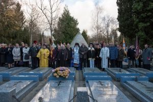 Panikhida solennelle en mémoire des soldats et officiers des Anrées Blanches en exil à Gallipoli, le samedi 25 novembre 2017 au Cimetière Russe de Sainte-Geneviève-des-Bois.