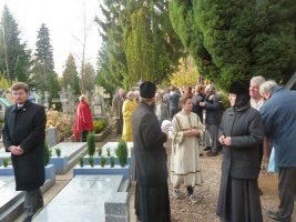 103_20141203_2068245397