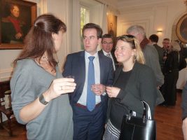 120_20141203_2076779183