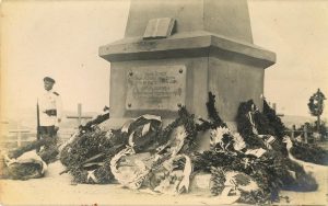 часовой-у-памятника-в-Галлиполи-1921-год